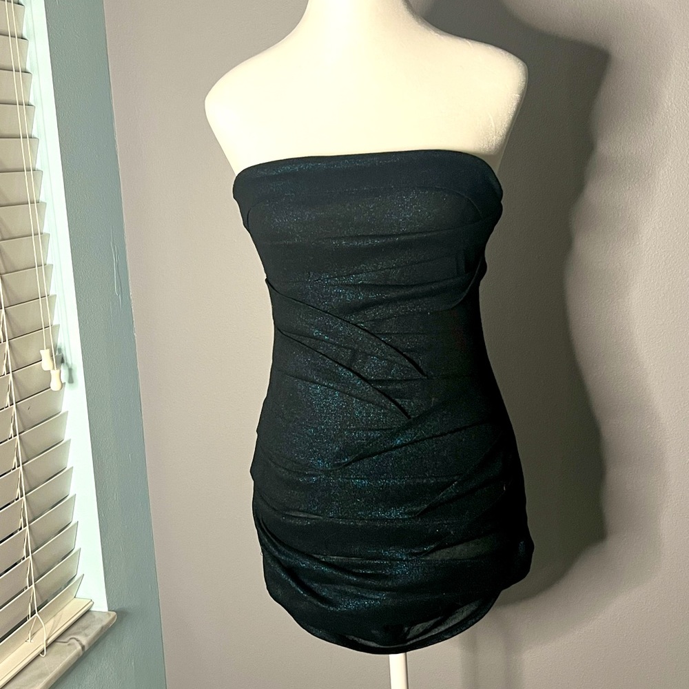 Stripeless dress, with a mix of dark green and blue fabric